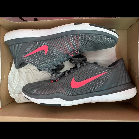 Nike Shoes - Nike running shoes